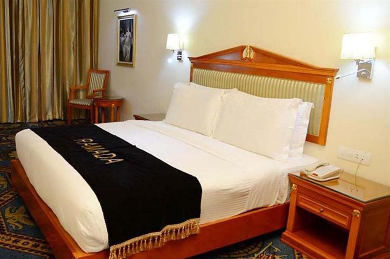 Hotel Ramada By Wyndham Amritsar Extérieur photo
