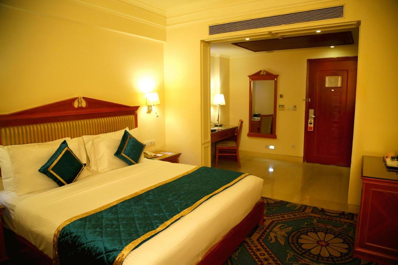 Hotel Ramada By Wyndham Amritsar Extérieur photo